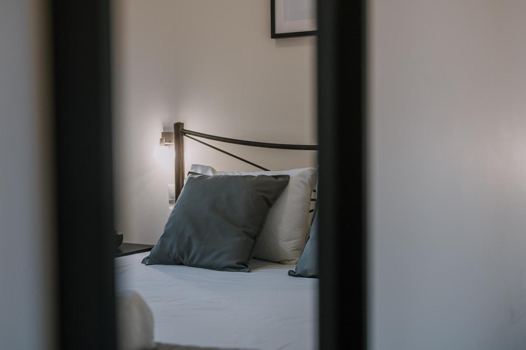 Hb Modern Apartments Tolo Phòng bức ảnh